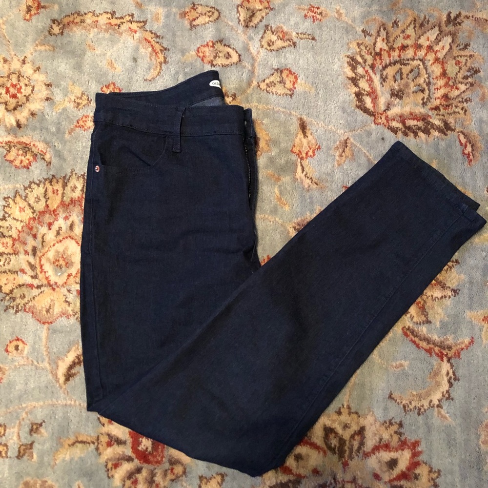💘 NWOT Old Navy Mid-Rise Super Skinny Jeans💘